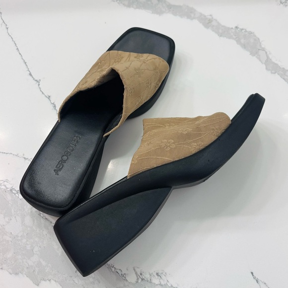 Vintage Women’s 10 Aerosoles Tan Wedge Heels - Picture 8 of 8